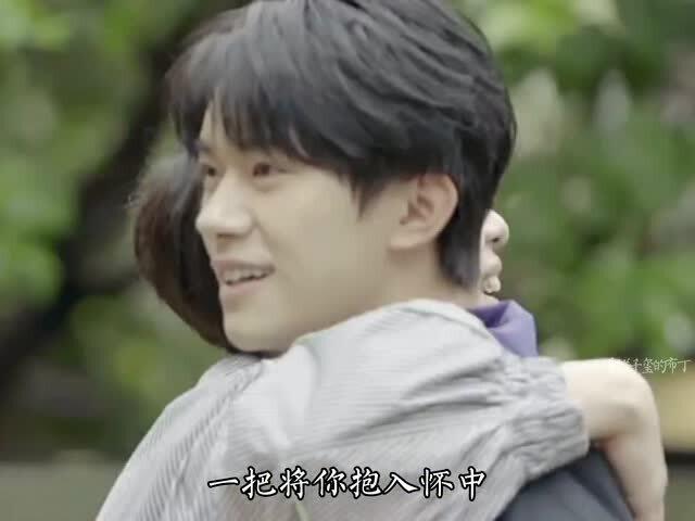 娱乐圈吃瓜talk易烊千玺,娱乐圈的瓜田，他的成长与蜕变