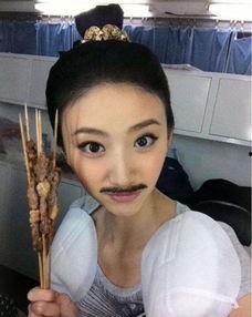 摆烂吃瓜娱乐圈文女主叫什么,瓜田里的逆袭之路